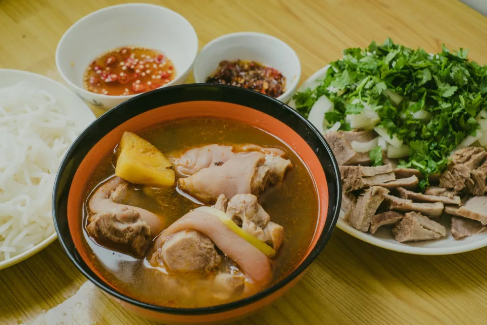 Hạt cà phê đang rang